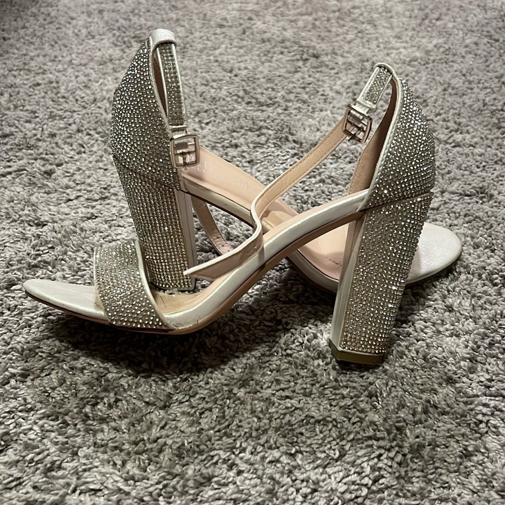 De Bloom Collections Rhinestone Studded‎ Strap Heels size 7W